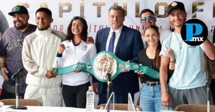 Mauricio Sulaim&aacute;n y Gaby "La Bonita" S&aacute;nchez encabezaron la presentaci&oacute;n del cintur&oacute;n que estar&aacute; en juego este 28 de marzo en la capital poblana.