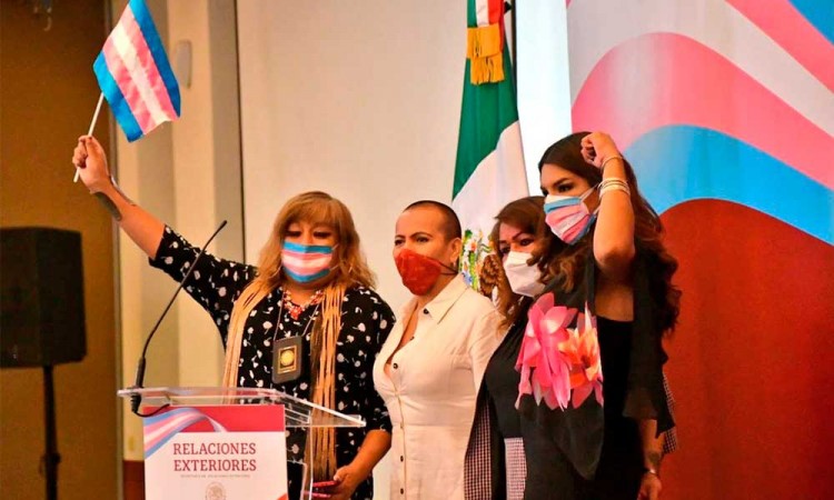 ¡Un gran paso! Entregan las primeras actas de nacimiento para personas trans fuera de México