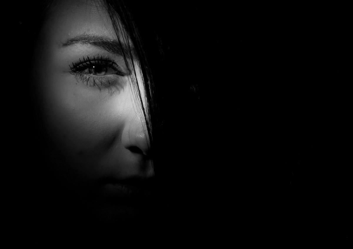  la mayoría de chicas que fueron víctimas tenían menos de 18 años y tuvieron que mentir sobre su nombre y edad para que las autoridades les permitieran trabajar.