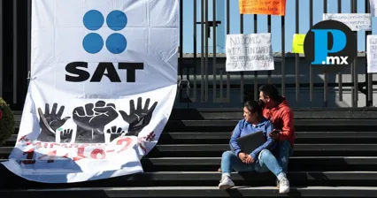 Trabajadores del SAT en Puebla exigen mejores condiciones laborales