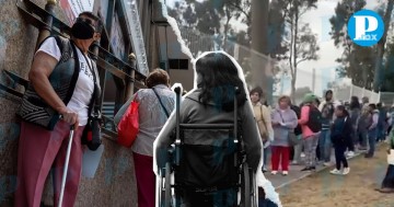 Acusan mala atención en becas para personas con discapacidad en Puebla