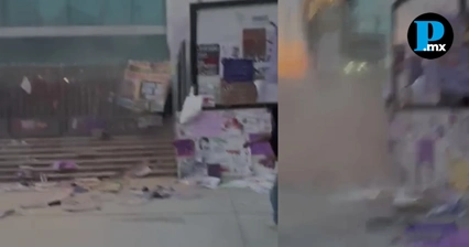 Feministas son repelidas con polvo qu&iacute;mico frente a la Fiscal&iacute;a en Puebla