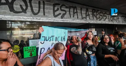 Activistas trans protestaron frente a instalaciones de la Fiscal&iacute;a de la Ciudad de M&eacute;xico para exigir que el asesinato de Paola Buenrostro sea reconocido como transfeminicidio.