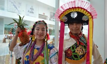 Presentan muestra folclórica