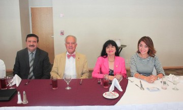 Celebran Rotarios reunión mensual
