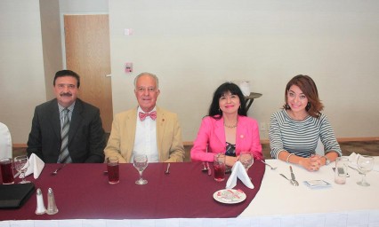 Celebran Rotarios reunión mensual
