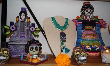 Presentan colección de ropa al Estilo Poblano