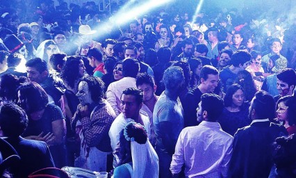 Celebran aniversario número 14 del Halloween 3 Brujas