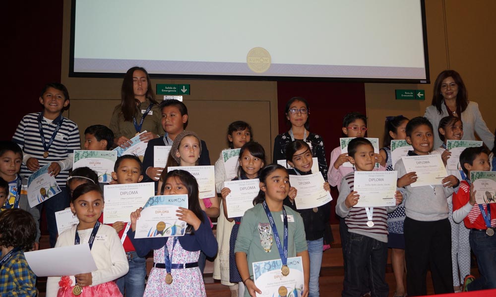 Reconocen a brillantes niños poblanos