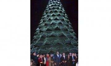 Encienden árbol navideño en el CCU de la BUAP