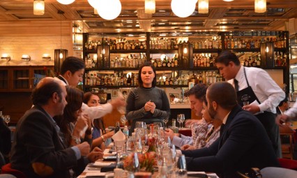 Viven nuevas experiencias en restaurante La única