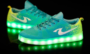 Deslumbra al caminar con zapatos de luces LED