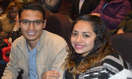 Ármala de teatro con tu novia