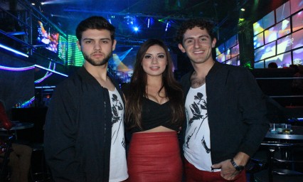 Celebran fiesta de antifaces