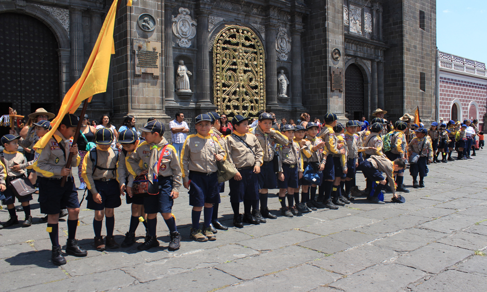 Viven festividad scout entre amigos