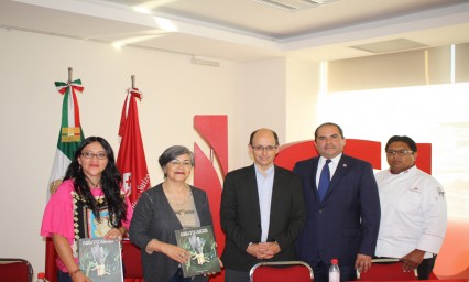 Presentan libro de gastronomía poblana