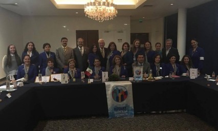 Participan en magna reuni&oacute;n de Club Rotario