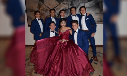 Ariadna Yamile Huelitl Armas celebra sus XV