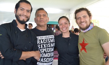 Disfrutan entre amigos magno evento vegano