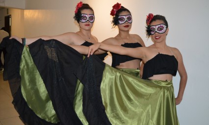 Conmemoran con baile el D&iacute;a de Muertos