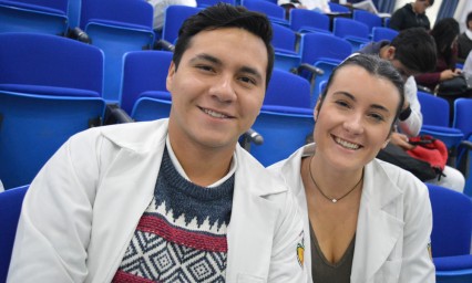 Celebran 50 a&ntilde;os de medicina adolescente