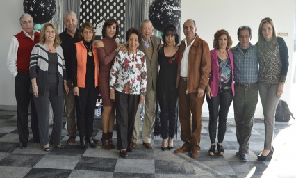 Festeja Alejandro Cruz sus cincuenta a&ntilde;os