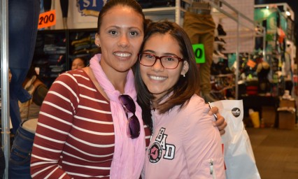 Desfilan pequeños en Expo de ropa
