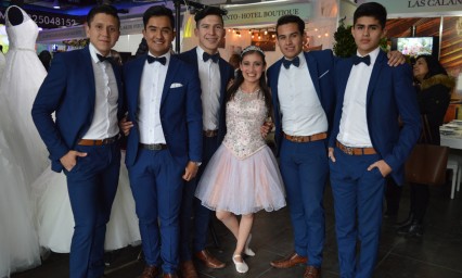 Visitan familias expo de bodas y XV años