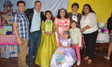 Gran celebración para la pequeña Elisa