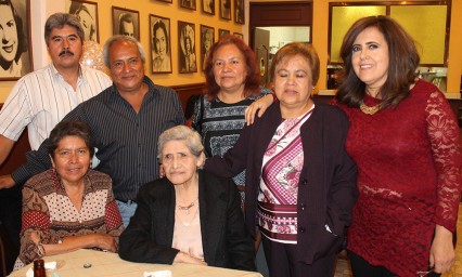 Magnífica celebración para Josefina Salinas