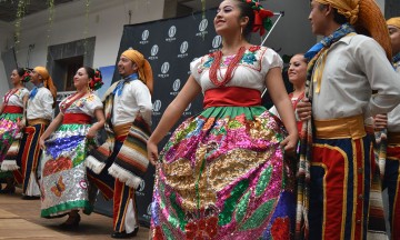 Familias disfrutan de una tarde multicultural