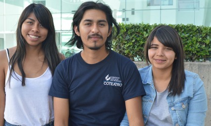 Obra de teatro causa grandes risas a j&oacute;venes