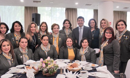 Oficia Club Rotario Industrial sesión de interclubes