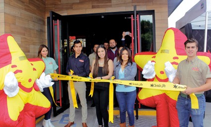 Divertida apertura de nuevo restaurante