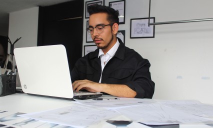 Max Pureco viste a lo minimalista
