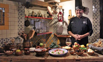 Casona de la China Poblana; Enaltece la receta de los Chiles en Nogada