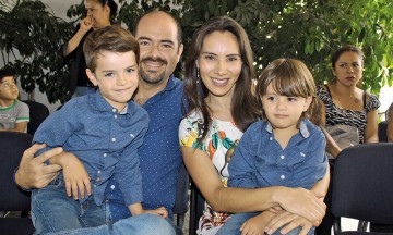 Celebran fin de curso de diseño de modas para niñas