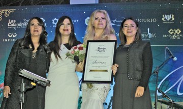 Homenajea público poblano a la cantante Aranza