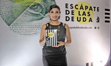 Presenta Cecy Rendón libro sobre educación financiera