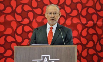 Rinde Fernando Fernández Font informe de labores