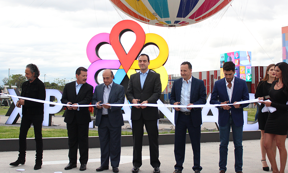 Inauguran novedoso centro comercial