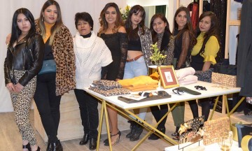 Con desfile de moda realizan apertura de boutique