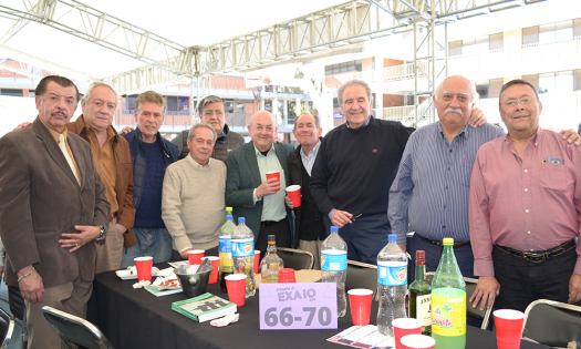 Celebran reunión de exalumnos con comida