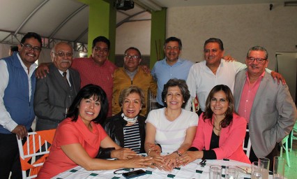 Granjas Carroll festeja a medios de comunicación