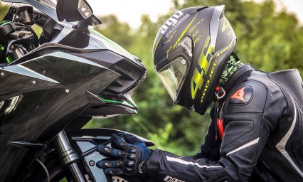 Tecnolog&iacute;a en cascos para motociclistas