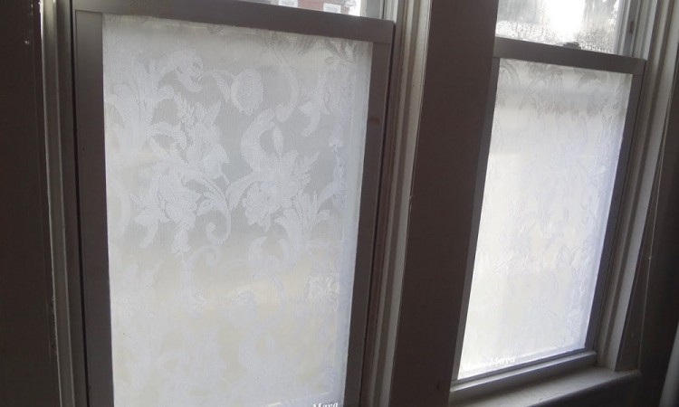 ¿Cómo cubrir una ventana sin cortinas?