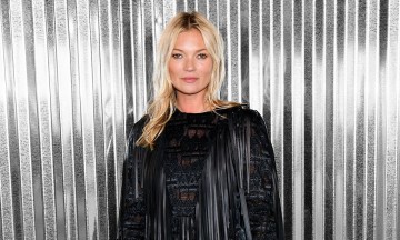 Kate Moss, bohemia y sugerente, incombustible al paso del tiempo