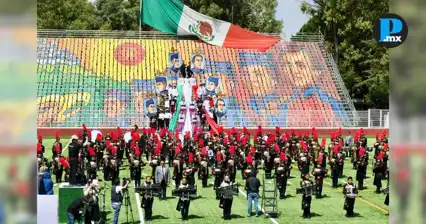 Abanderan a la Aguiluchos Marching Band rumbo al Desfile de las Rosas 2027