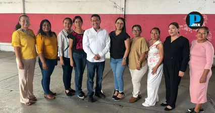 Reconocen en Chietla la labor del personal administrativo del sector educativo
