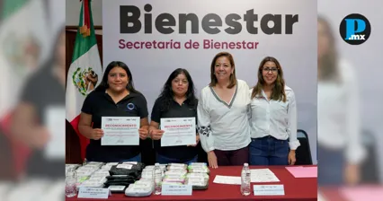 Puebla entrega lentes gratuitos para mejorar aprendizaje infantil